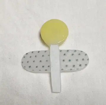 아다치 토모에 씨 민들레 브로치