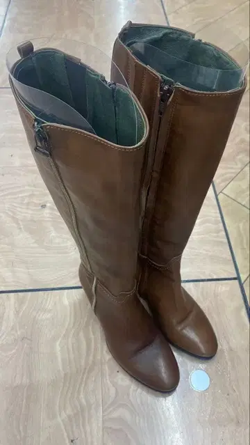 브라운 가죽 롱 부츠 사이드 지퍼