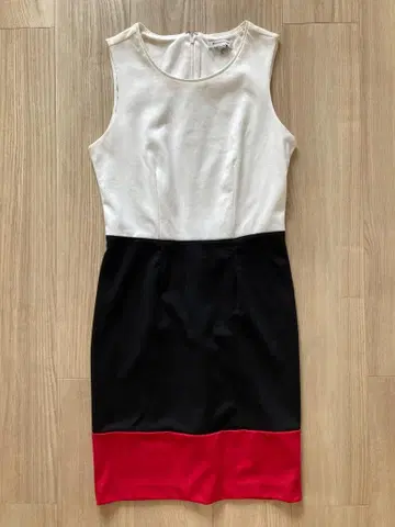 BANANAREPUBLIC 슬리브리스 원피스 블랙, 화이트, 빨간색