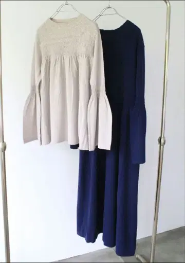 새상품급 마릴린문 개더 니트