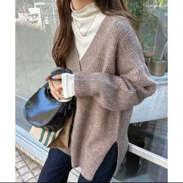 andme V넥 스웨터