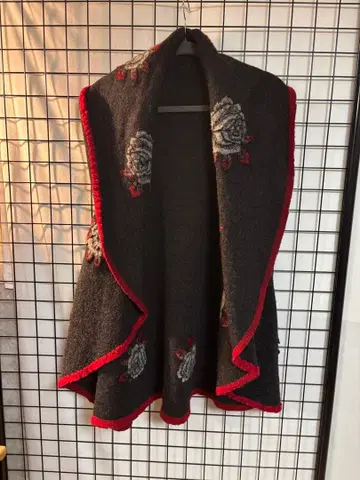 수입 꽃무늬 자수 케이프 코트 그레이