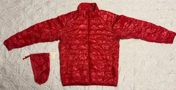 유니클로 울트라 라이트 다운 자켓 L 사이즈 빨간색