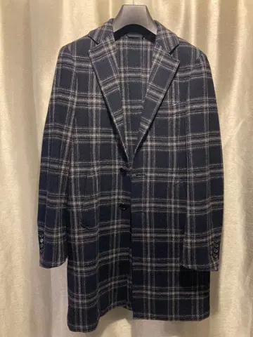새상품급 스트라스부르고 네이비 계열 체크 체스터 코트 사이즈 42