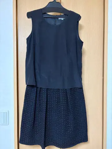 [ NATURAL BEAUTY ] 슬리브리스 블랙 드레스