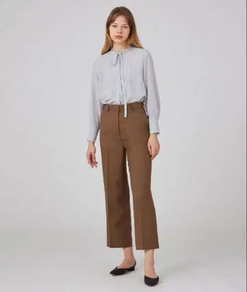 [ Ballsey ] 라이트 칼라 센터 프레스 스트레이트 팬츠