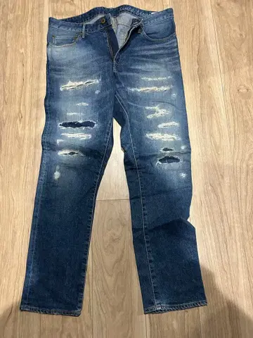 JAPAN BLUE JEANS 데미지 가공 슬림핏 34