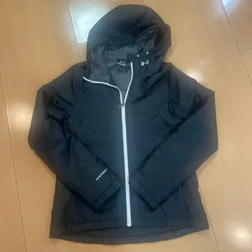 Under Armour 블랙 자켓 S