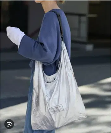 BETTER THAN GOOD 에코백 실버