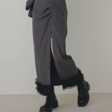 [ 새상품 택 포함 ] ECREL 프릴 헴 슬릿 치마바지 스커트 숏팬츠