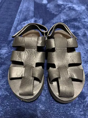 캐널진 블랙 스트랩 샌들 38