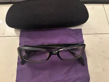 less than human 블랙 안경 케이스 포함