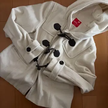 아이보리 후드 부착 더플 코트