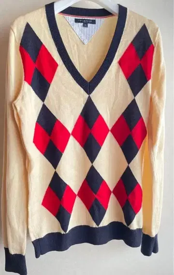 타미힐피거 아가일 무늬 스웨터 니트