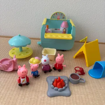 페파피그 캠핑 세트와 아이스크림 가게