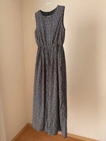 새상품급 꽃무늬 슬리브리스 올인원 살로펫 바지