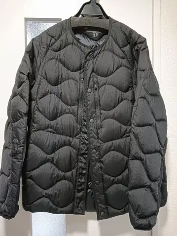 [새상품급] 유니클로 x 화이트 마운티니어링 울트라 라이트 다운 S 블랙