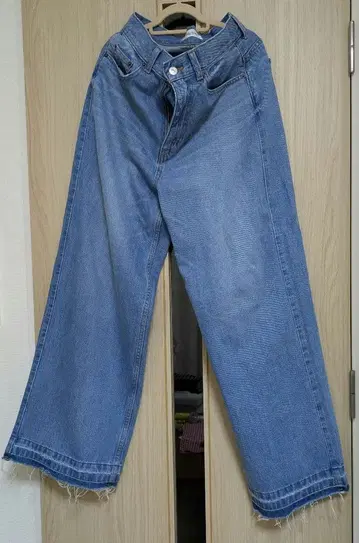 미라 오웬 와이드 레그 데님 팬츠 라이트 블루 프린지