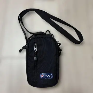 OUTDOOR 숄더백 블랙