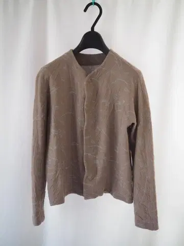 요건 레일 포근한 코튼울 자수 가디건