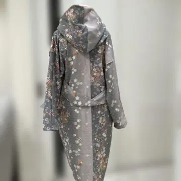 기모노 리메이크 꽃무늬 후드 부착 롱 코트