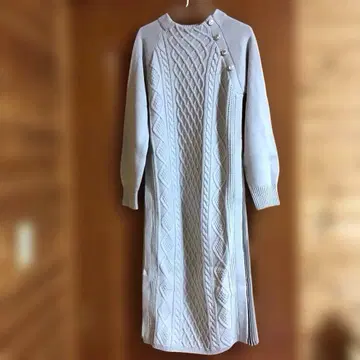 미사용 새상품 grove 라이트 그레이 케이블 니트 롱 원피스
