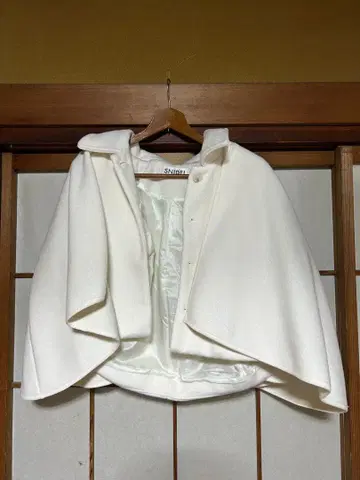 SNIDEL 화이트 판초 케이프 코트