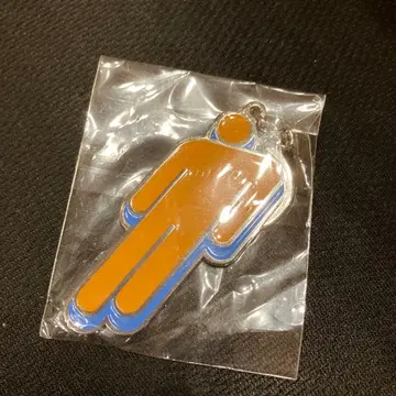 빌리 아일리시 키링 사람 모양 아크릴 키링 브라운과 파랑