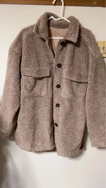 플리스 자켓 베이지 버튼 포함