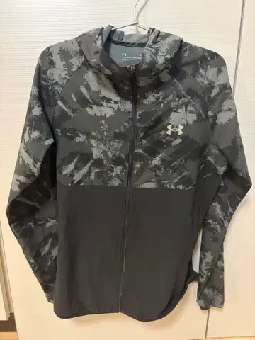 언더아머 러닝 저지 상의 블랙 카모플라쥬 MD