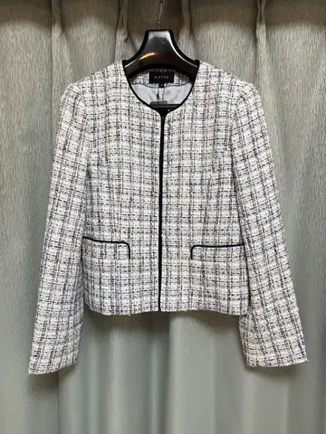 [ 새상품 ] Ketty 노카라 자켓 트위드 화이트/블루