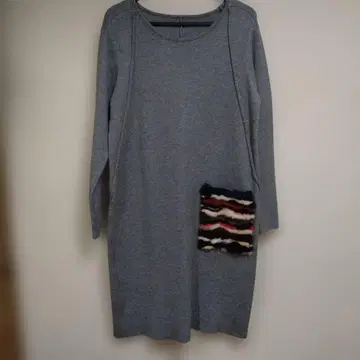 그레이 긴팔 니트 원피스 퍼 달린 포켓