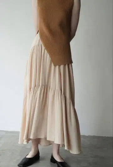 [ 새상품급 ] CLANE 클라네 커브 라인 티어드 스커트