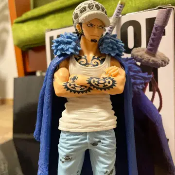 원피스 TRAFLGAR LAW II 피규어