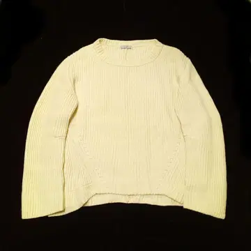 어도어 두툼한 큼직한 니트 아이보리