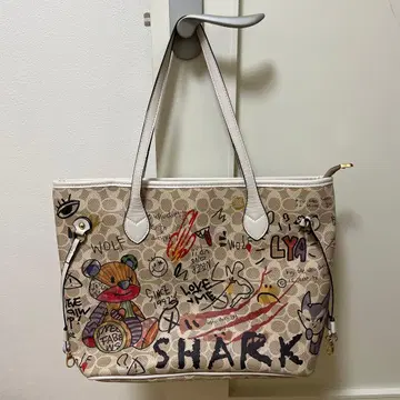 토트백 캐주얼 디자인