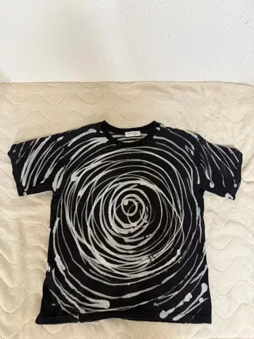 반짝반짝 스와르 디자인 티셔츠