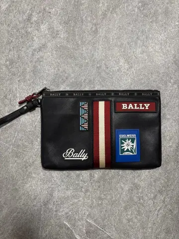 발리 클러치백 와펜 디자인