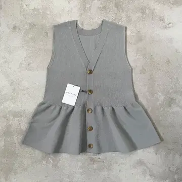 미사용 새상품 25SS MACPHEE 맥피 폼 니트 페플럼 베스트