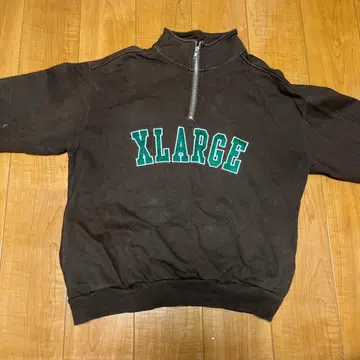 XLARGE 하프 지퍼 풀오버 맨투맨 브라운