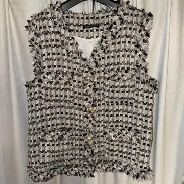 [ 새상품급 ] 프린지 트위드 베스트 펄 블랙 포켓 부착