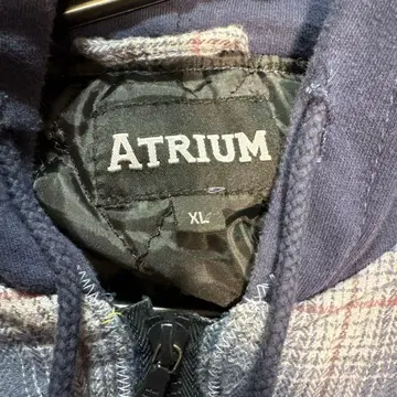 ATRIUM XL 후드티