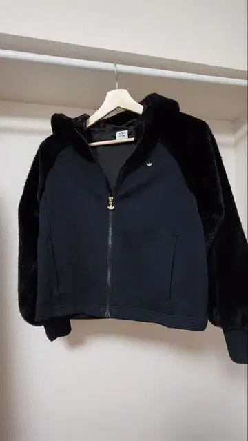 adidas 플리스 자켓 블랙