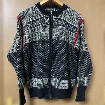 Silver Stone 노르딕 무늬 스웨터