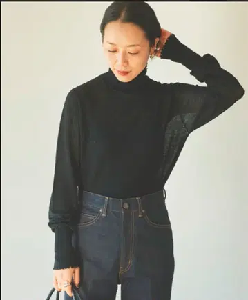 Plage 데미지 터틀넥 스웨터