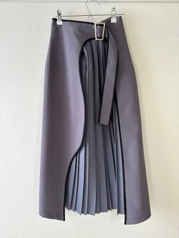 UNITED TOKYO 아트 컷 플리츠 랩스커트