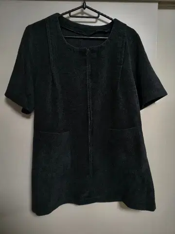 블랙 타월 원단 반팔 상의