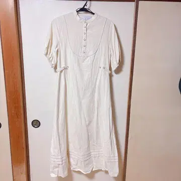 레베카 부티크 그 너머의 원피스