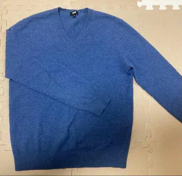 새상품급 UNIQLO 파랑 V넥 스웨터 M 사이즈