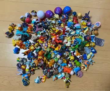 포켓몬 피규어 많음